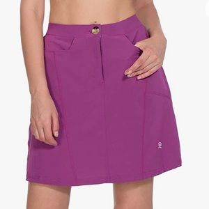 Knee-length golf skort, size L